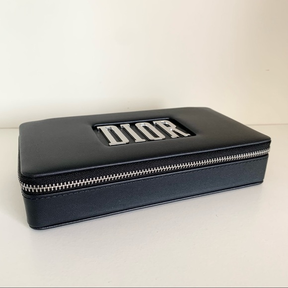 Hold NWOT Dior vanity case - Picture 9 of 16